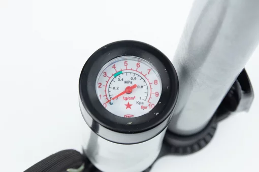 Насос ручной "напольный" с манометром, 1 МПа/10 bar, серый СТ-2024А, ВЕЛОІНСТРУМЕНТ, YQ-301463