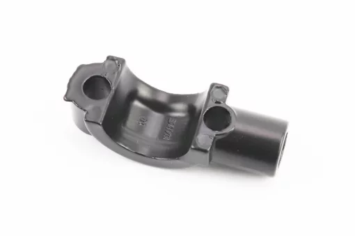 Кронштейн крепления цилиндра тормозного, d-22мм, или рычага тормозного к рулю с отверстием под зеркало, М8, ЗЧ-МОТО, YQ-324968