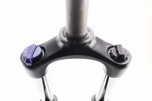 Вилка 26" амортизационная, без резьбы 1-1/8" (28,6мм), шток 255мм, с ходом 100мм, Disk-brake, пружинно-масляная, Lockout,