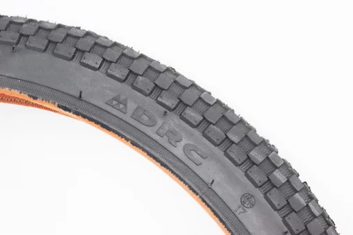 Шина 20"x1,95 (50-406) шипованная "кубик" D205, ВЕЛОШИНИ, YQ-402722