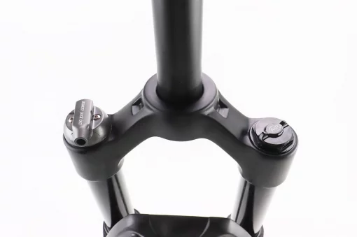 Вилка 29" амортизационная, без резьбы 1-1/8" (28,6мм), шток 200мм, с ходом 110мм, Disk-brake, воздушно-масляная, выносной Lockout,