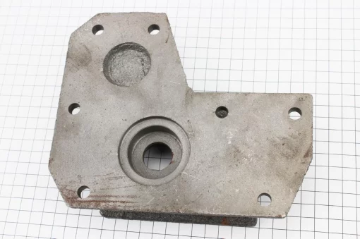 Кришка КПП ліва під гідравлічний насос під 4 болти, Мототрактор, YQ-608251