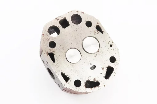 УЦЕНКА МБ-D175/180N Головка цилиндра R180NM в сборе, с форкамерой (ржавая, см. на фото), D175/180N, YQ-603652