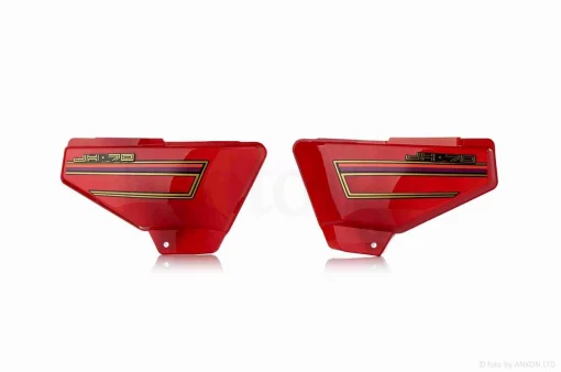 Пластик Alpha, бічна пара на бардачок, червона, QT-012269