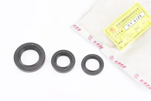 Сальники к-кт 3шт (19,8x30x5; 20x32x7; 27x42x7) двигателя, FIX-206988