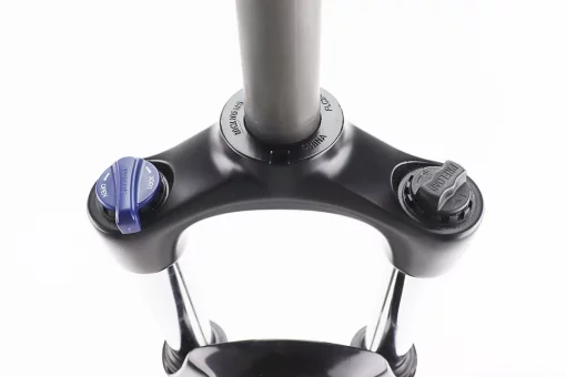 Вилка 27,5" амортизаційна, без різьби 1-1/8" (28,6мм), шток 255мм, з ходом 100мм, Disk-brake, пружинно-оливна, Lockout,