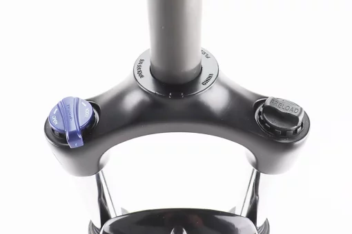 Вилка 27,5" амортизаційна, без різьби 1-1/8" (28,6мм), шток 250мм, з ходом 100мм, Disk-brake, пружинно-оливна, Lockout,