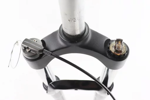 Вилка 26" амортизационная, без резьбы 1-1/8" (28,6мм), шток 255мм, с ходом 100мм, Disk-brake, пружинно-масляная, выносной Lockout,