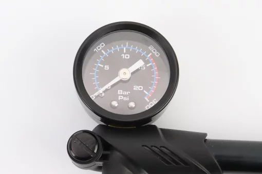 Насос алюминиевый высокого давления 300 psi/20 bar с манометром, для воздушных амортизаторов и вилок, чёрный 2728, FIX-407247
