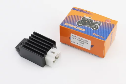 Реле-регулятор напряжения (4 контакта квадратом), FIX-318666