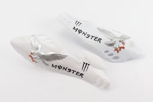 УЦЕНКА РАЗНОЕ Защита для рук лев., прав. к-кт 2шт "MONSTER ENERGY" БЕЛЫЙ тип2 ( нет креплений, царапины на пластику, см. фото),