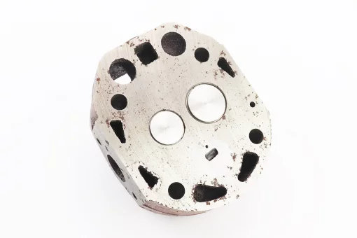 УЦЕНКА МБ-D175/180N Головка цилиндра R180NM в сборе, с форкамерой (ржавая, см. на фото), FIX-603652