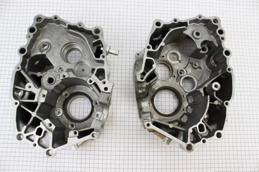 УЦЕНКА ZS250-4B/Honda - CBT250 Картер двигателя левый + правый к-кт (небольшой налет), FIX-351150