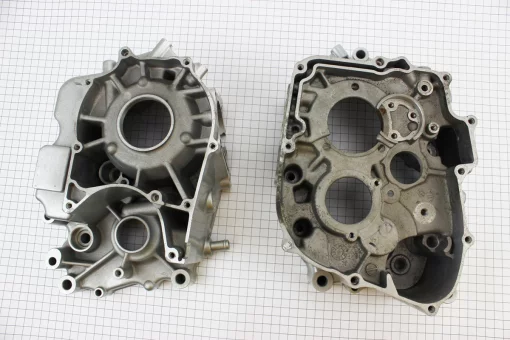 УЦЕНКА ZS250-4B/Honda - CBT250 Картер двигателя левый + правый к-кт (небольшой налет), FIX-351150