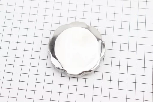 УЦЕНКА Крышка бака топливного D-70mm, 168F/170F/173F/177F/182F/188F/190F, металл, "ХРОМ", Тип 1 (небольшие потертости, см. фото),