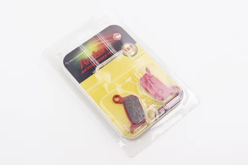 Гальмівні колодки Disk-brake (Formula 4Racing/B4, 4-piston O2, 2-piston B4), червоні YL-1017, FIX-411346