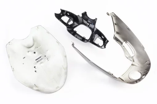 УЦІНКА Yamaha JOG SA-24 BJ пластик - передній верхній "дзьоб", ЧОРНИЙ (відламане кріплення, див. фото), FIX-329874