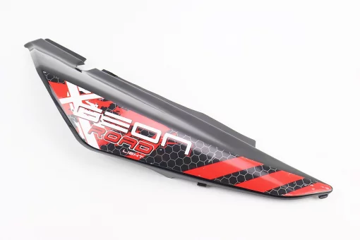 УЦЕНКА X-Road Light 200-250 пластик - задний боковой правый, ЧЕРНЫЙ с красным рисунком (присутствуют незначительные потертости),