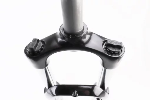 Вилка 27,5" амортизационная, без резьбы 1-1/8" (28,6мм), шток 255мм, с ходом 80мм, Disk-brake, Preload, алюминиевая, чёрная XCE