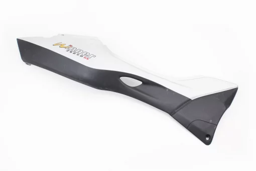 ZS200GS пластик задній бічний правий, ЧОРНО-СІРИЙ, FIX-501201