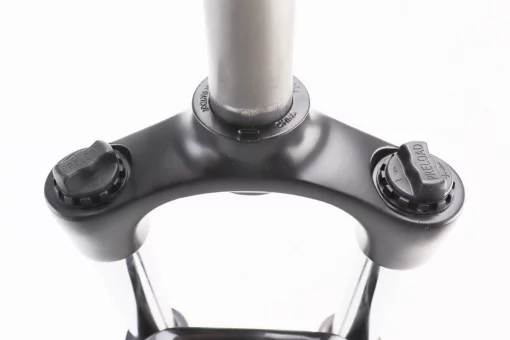 Вилка 26" амортизаційна, без різьби 1-1/8" (28,6мм), шток 255мм, з ходом 100мм, Disk-brake, Preload, алюмінієва, чорна XCE 28,