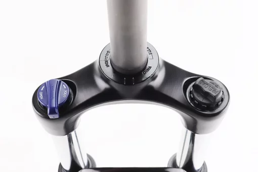 Вилка 26" амортизационная, без резьбы 1-1/8" (28,6мм), шток 260мм, с ходом 80мм, Disk-brake, пружинно-масляная, Lockout,