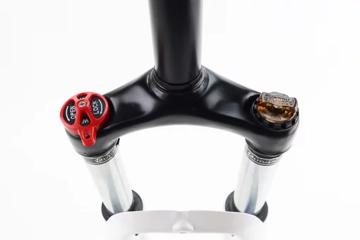 Вилка 26 "амортизаційна, без різьби 1-1/8" (28,6мм), шток 200мм, з ходом 80мм, Disk-brake, M Lockout, біла FRK-26, FIX-209512