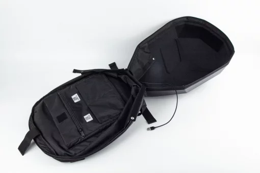 Рюкзак влагозащитный 20 л, с LED дисплеем, управление приложением LOY EYES, чёрный Pixel Moto SB9709 (Power bank не входит в