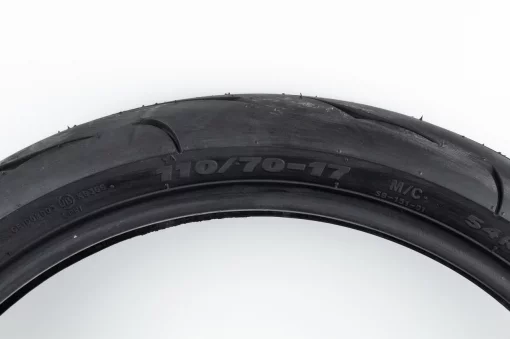 Шина 110/70-17 бескамерная, шоссейный рисунок SLASH SB-151, ШИНИ, YQ-353688