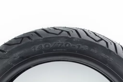 Шина 140/70-14 бескамерная, шоссейный рисунок URBAN GRIP SC-109, ШИНИ, YQ-353114