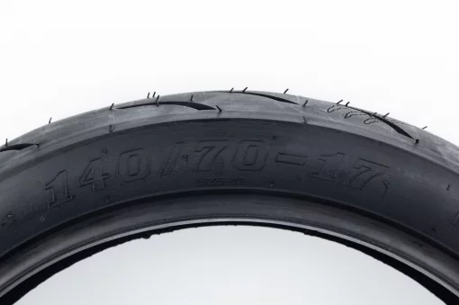 Шина 140/70-17 бескамерная, шоссейный рисунок L-6226, ШИНИ, YQ-353590