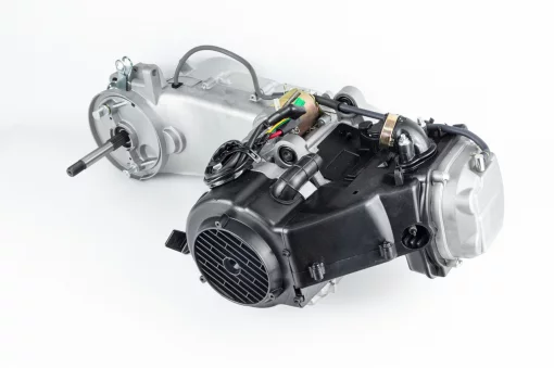 Двигатель скутерный в сборе 150куб (длинный вариатор, длинный вал)+карбюратор, коммутатор, катушка зажигания, фильтр воздушный тип