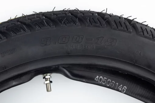 Шина 3,00-18 с камерой, шипованная 551, ШИНИ, YQ-303678
