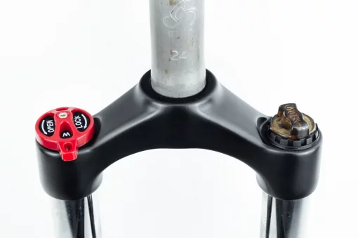 Вилка 27,5" амортизационная, без резьбы 1-1/8" (28,6мм), шток 240мм, с ходом 100мм, Disk-brake, M Lockout, чёрная ES-246- MLO,