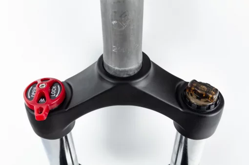 Вилка 29" амортизационная, без резьбы 1-1/8" (28,6мм), шток 240мм, с ходом 100мм, Disk-brake, M Lockout, чёрная ES-246- MLO,