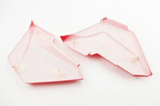 Пластик - бічний середній лів, прав к-кт 2шт, ЧЕРВОНИЙ, FIX-998655