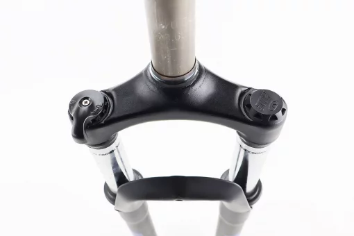 Вилка 27,5" амортизационная, без резьбы 1-1/8" (28,6мм), шток 210мм, с ходом 50мм, Disk-brake, M Lockout, чёрная N781, FIX-210990