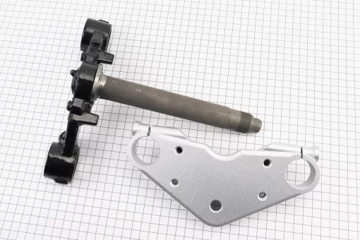 Траверс руля в сборе + верхняя пластина, FIX-508223