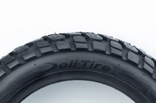 Шина 3,00-10 бескамерная, шипованная EAGLE S-107, ШИНИ, YQ-303685