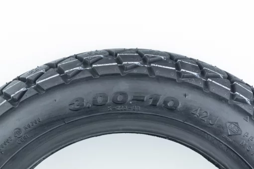 Шина 3,00-10 бескамерная, шипованная WOLF S-223, ШИНИ, YQ-303101