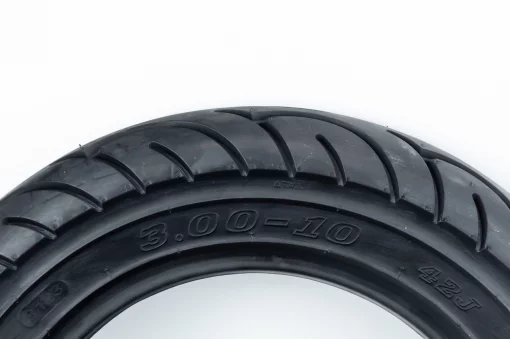 Шина 3,00-10 бескамерная, шоссейный рисунок 6002, ШИНИ, YQ-303027